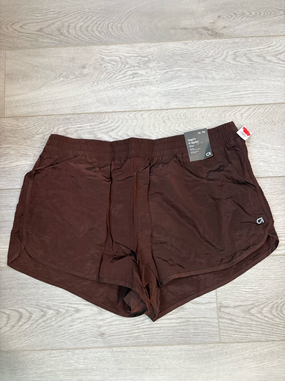 GAP Women's Dark Maroon Athletic Shorts